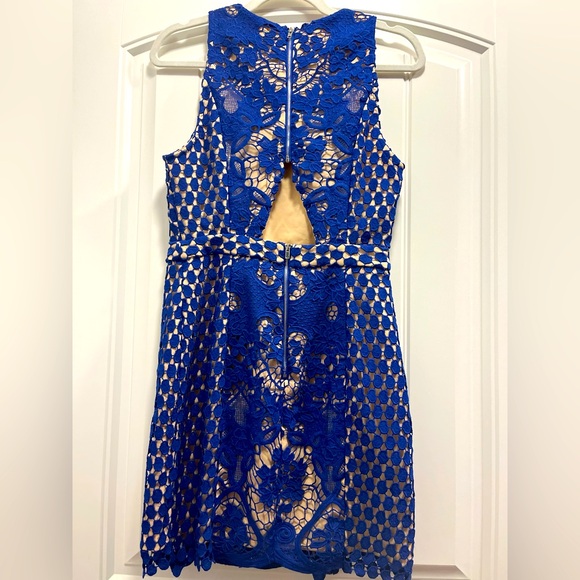 ENDLESS ROSE EMBROIDERED MINI DRESS - Picture 3 of 3